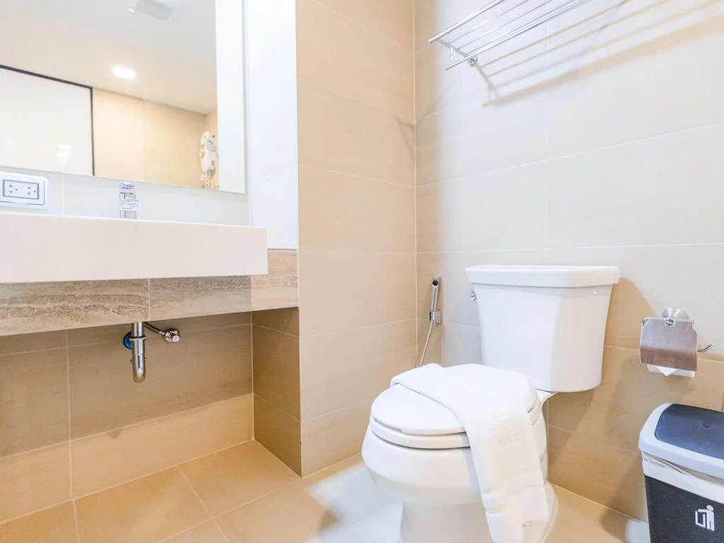 B2 Khon Kaen Wufoo Market Premier Hotel 호텔 상세 정보 및 리뷰 Bathroom